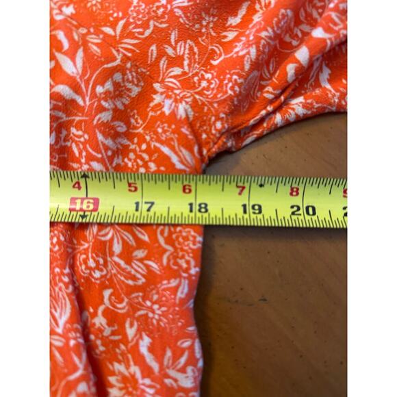 Free People Talk About It Tunic Top Bell Sleeves Orange Floral Size Medium - Picture 11 of 12